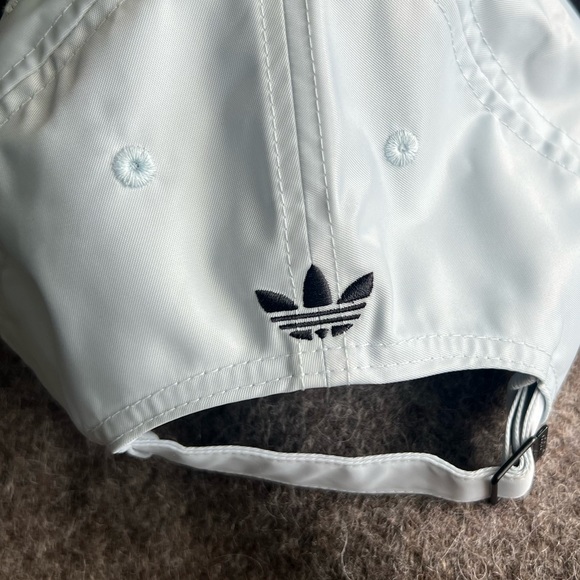 Sleek strap-back hat Womens originals - Picture 3 of 7